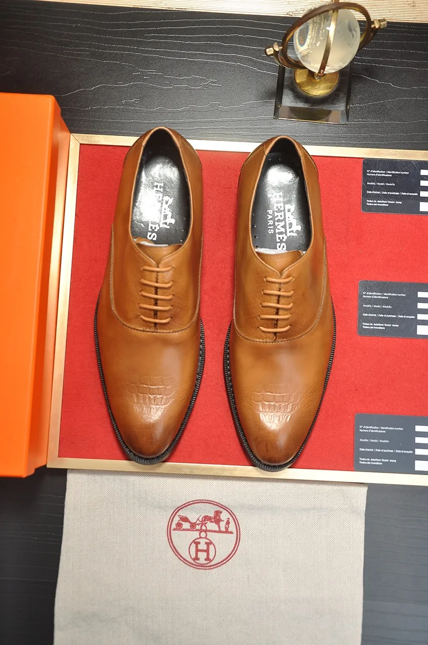 Men's shoes💰460💶[HERMES] (sheepskin lining)🍀Italian top luxury🍀He does not pursue novel styles and gorgeous colors, but attracts the favor of successful men with his flawless, elegant and classic style! This very, very comfortable, simple and stable style makes it easy to match any style! The pattern is absolutely 1:1 refined from the original case, and we strive for excellence in materials, imported cowhide + sheepskin lining💪💪💪extraordinary texture👍! .Black Brown Size: 38-45 (45 customized)